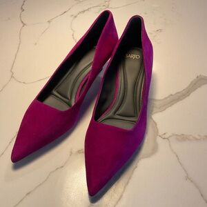 Kitten heel Pump Magenta (deep hot pink)